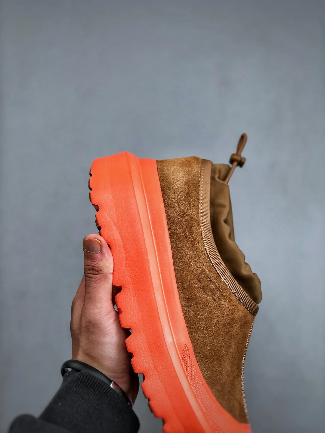 Local self-pickup 💰560 supports store delivery. Same style as Wang Yibo, the latest official revision and new style! The platform is exclusively for foreign trade UGG Tasman GTX winter neutral small potato snow shoes 1172790 Produced by the ten-year-old brand shoemaking factory production line. Pay attention to every detail. Longfeng A-grade genuine sheep fur is integrated. Created in full compliance with the ZP process. Size: 37-45